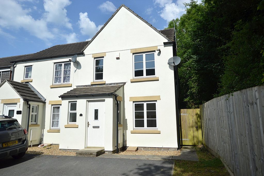 Property photo 1 of 10 Front