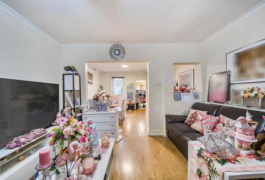 Property photo 2 of 22 1399822-18-6968Df...