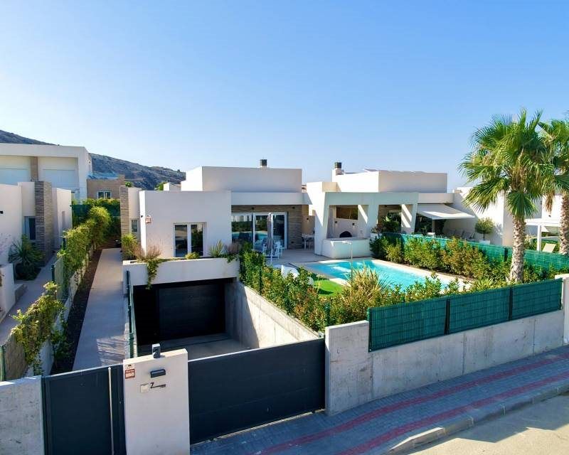 Property photo 2 of 50