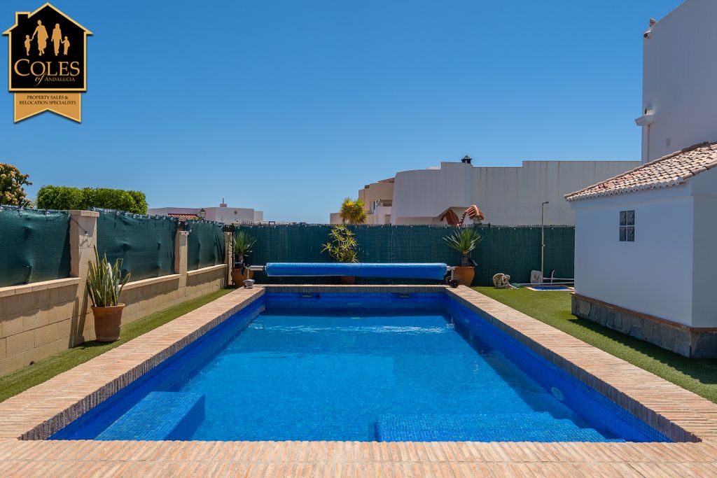 Property photo 2 of 36
