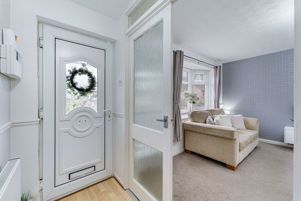 Property photo 2 of 28 Photograph 3