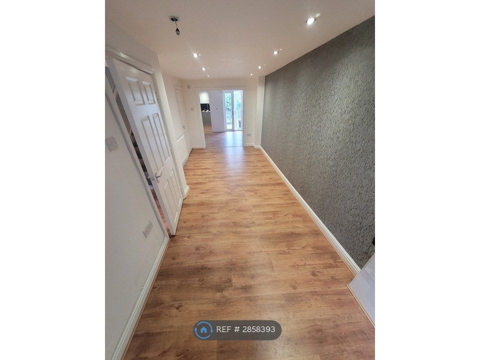 Property photo 2 of 14 Lounge 1