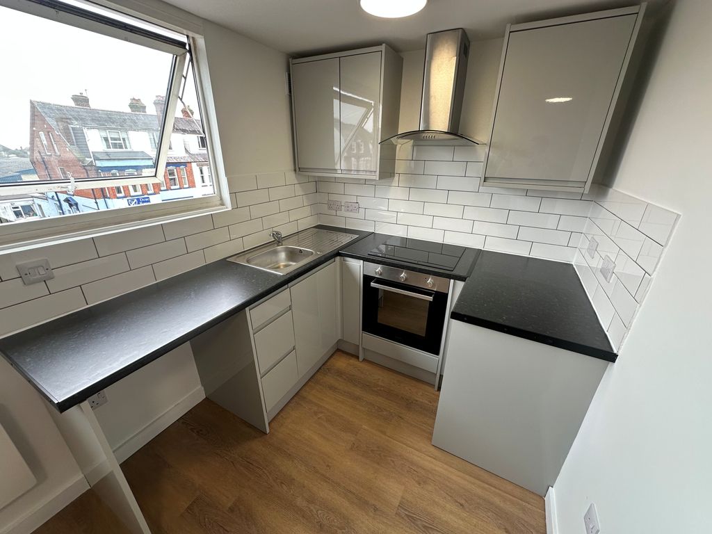 Property photo 2 of 5 Kitchen