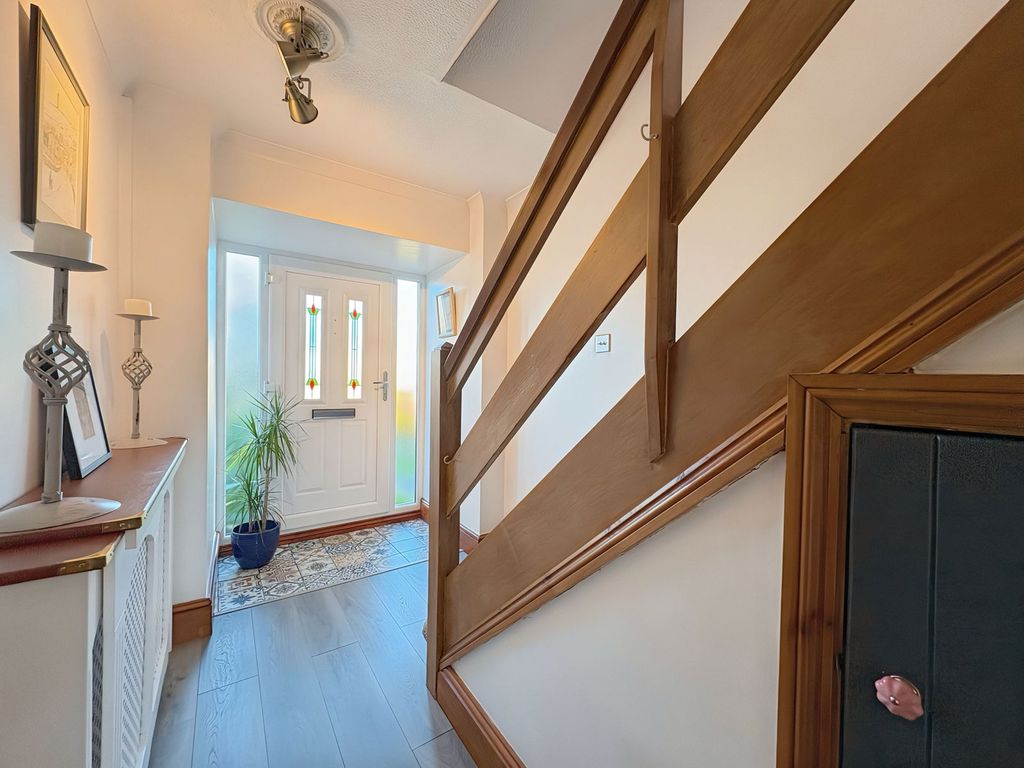 Property photo 2 of 29