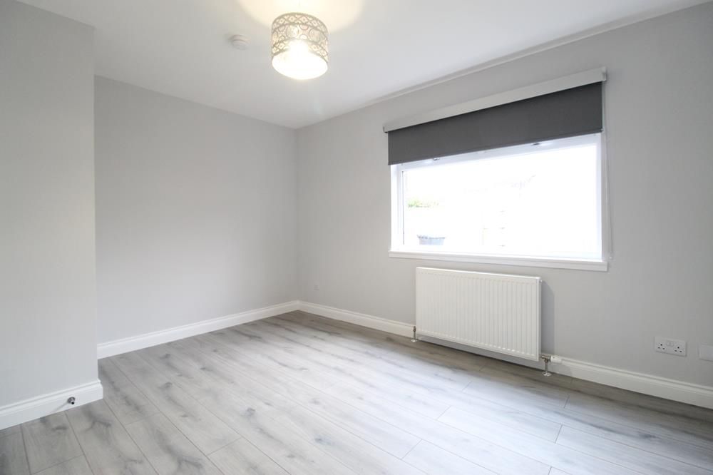 Property photo 3 of 13 Lounge