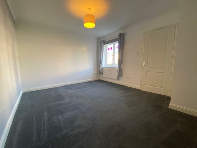 Property photo 2 of 10 Living Room