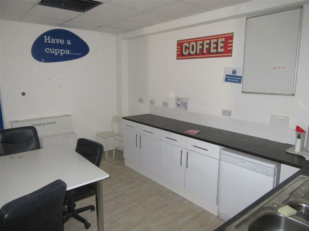 Property photo 3 of 5 Picture No. 06