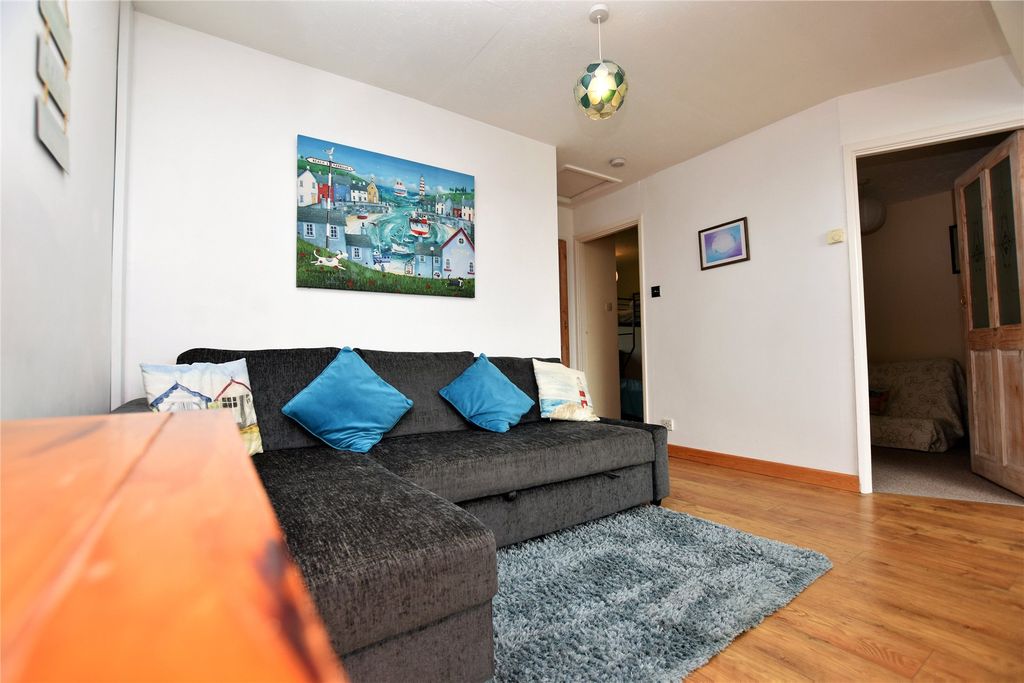 Property photo 2 of 16 Picture No. 14