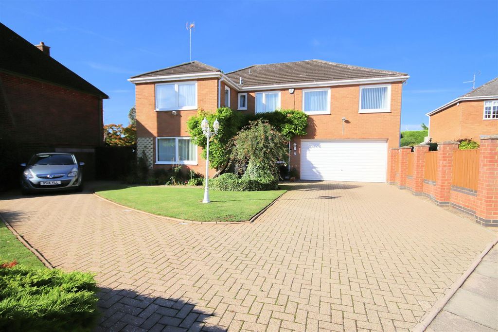 Property photo 1 of 37 37Blandford-H1.Jpg