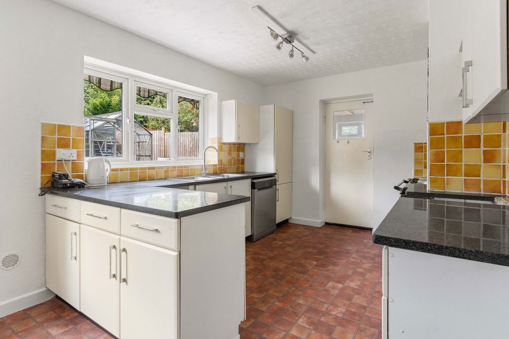 Property photo 3 of 21