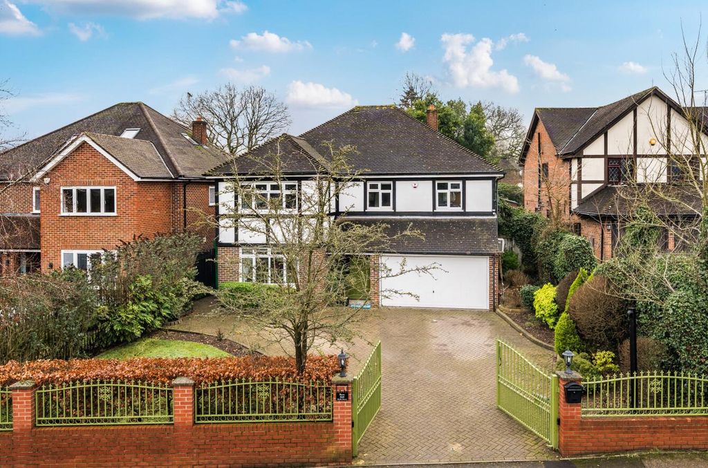 Property photo 1 of 19 Davidson Frost-Wellings, Dfw, Gordon Avenue, Front