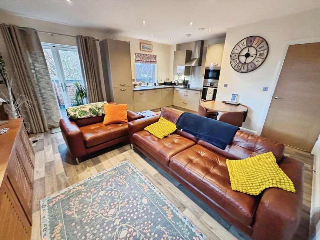 Property photo 2 of 14 Pbox-Img.Jpg