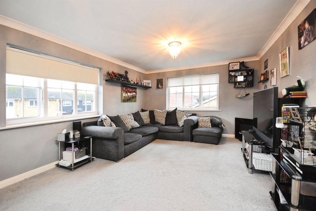 Property photo 2 of 16