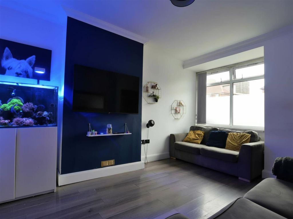 Property photo 3 of 16 l1.Png