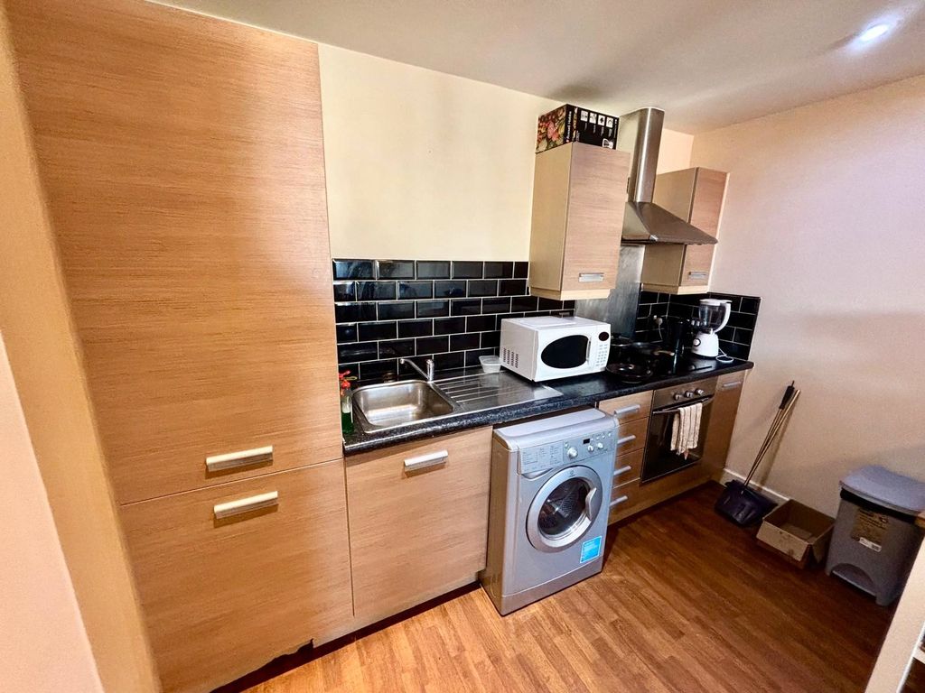 Property photo 3 of 8 Picture No. 06