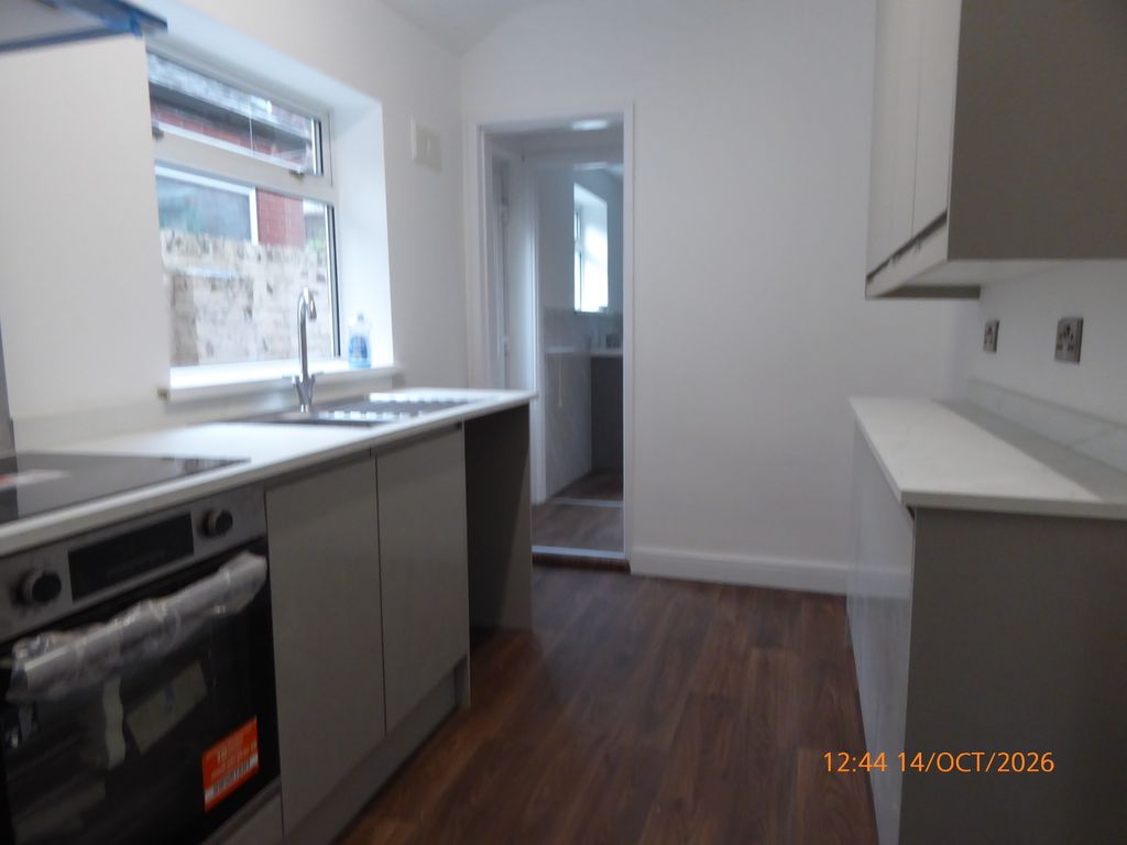 Property photo 1 of 9 Kitchen
