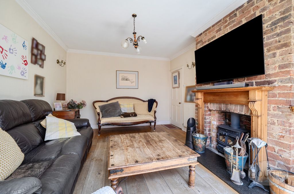 Property photo 2 of 20 5354E1E6-5Ad9-4Da...
