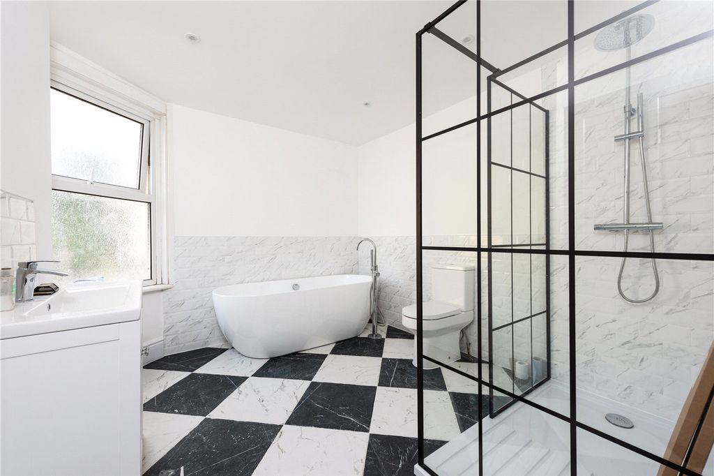 Property photo 1 of 12 Picture No. 04