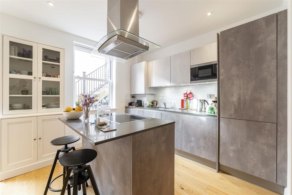 Property photo 3 of 15 Helliwell & Co