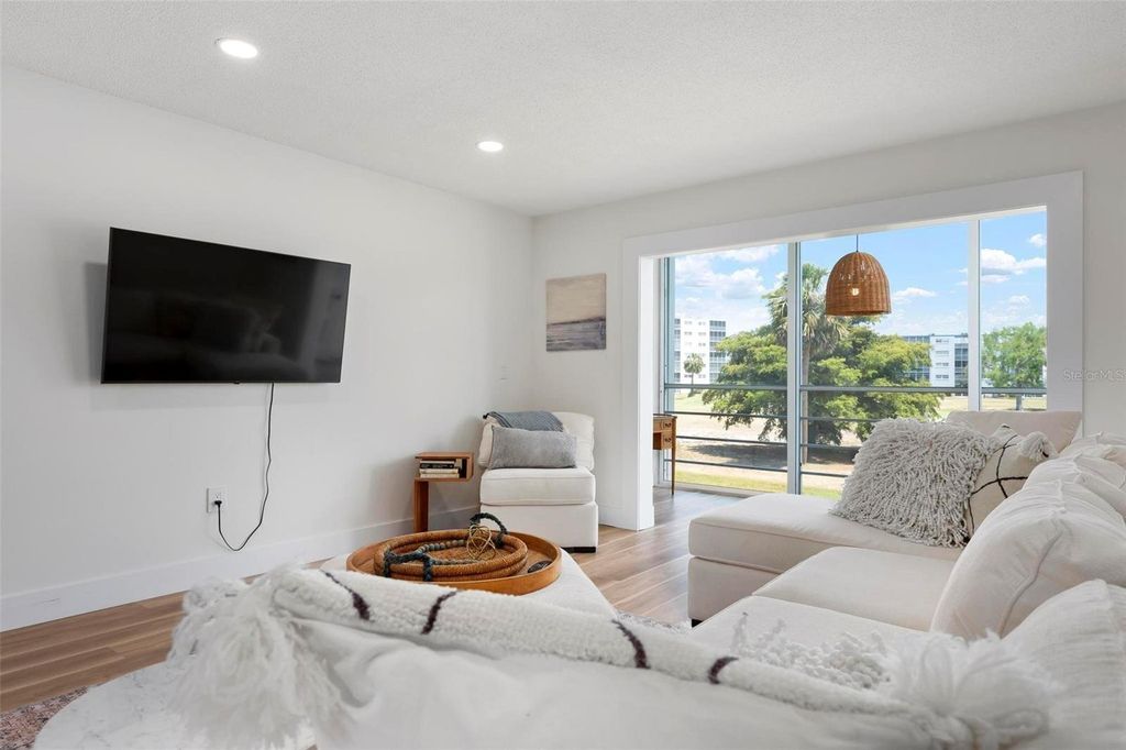 Property photo 3 of 19 <Alttext/>