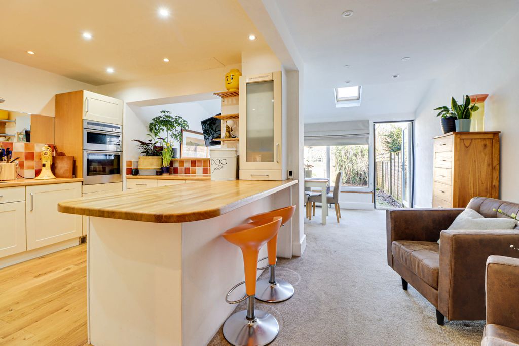 Property photo 3 of 17 Kitchen/Dining