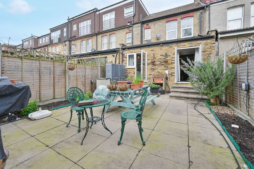 Property photo 3 of 12