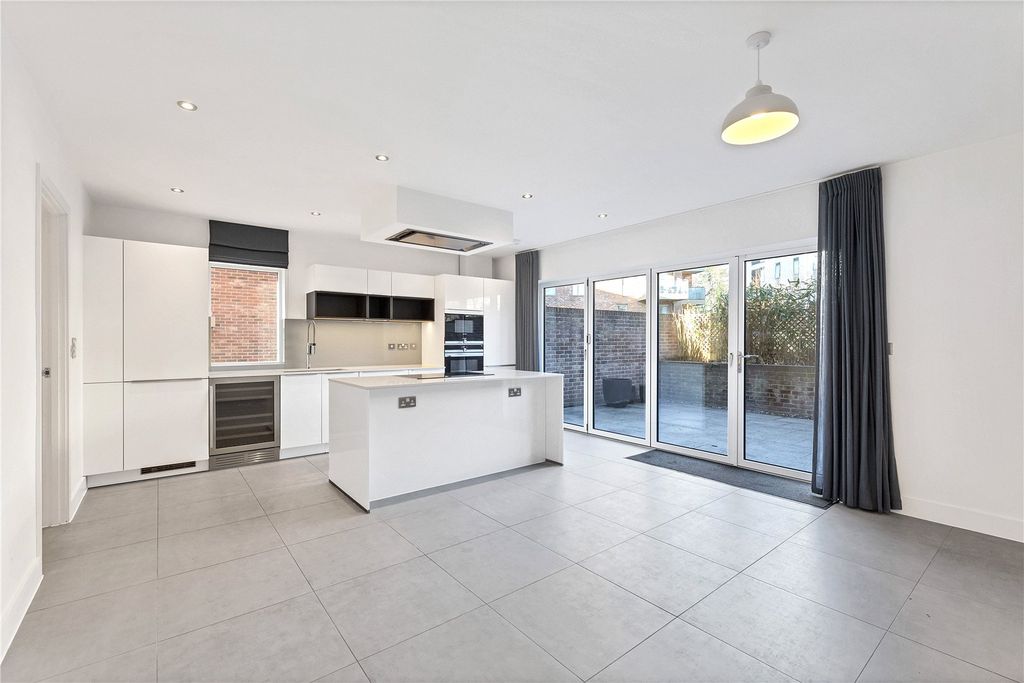 Property photo 2 of 24 Picture No. 50