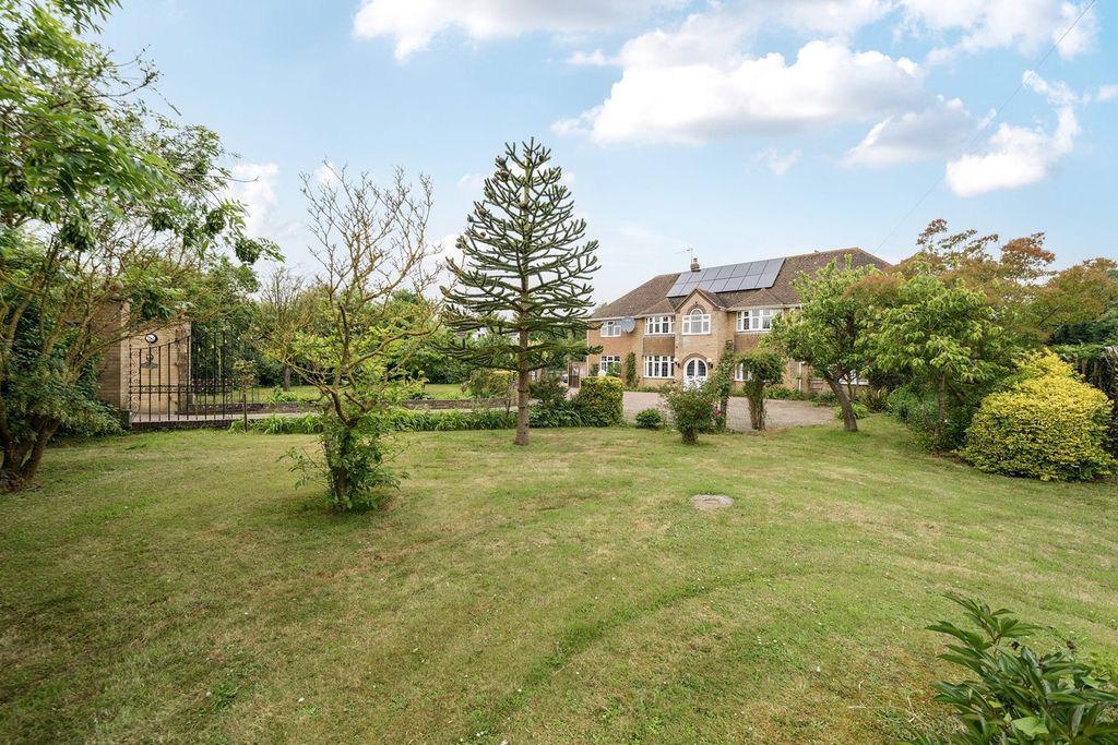 Property photo 3 of 31