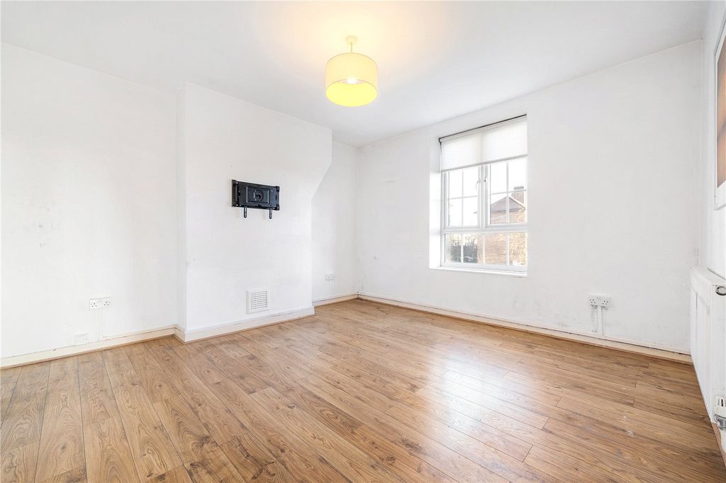 Property photo 2 of 9 Reception