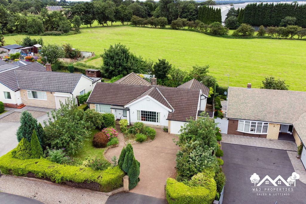 Property photo 2 of 40
