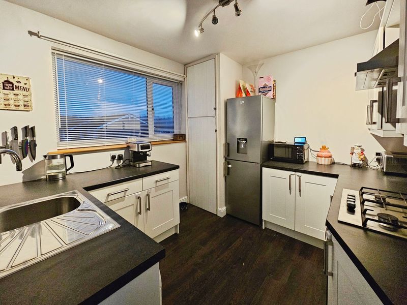 Property photo 3 of 8 Photo 7