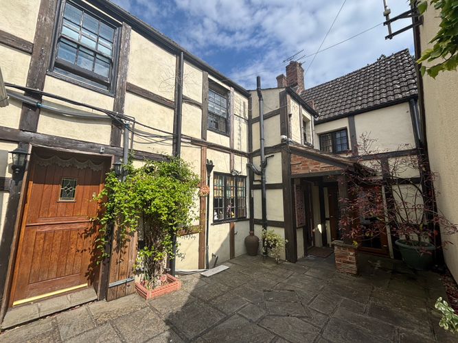 Property photo 2 of 12 Property