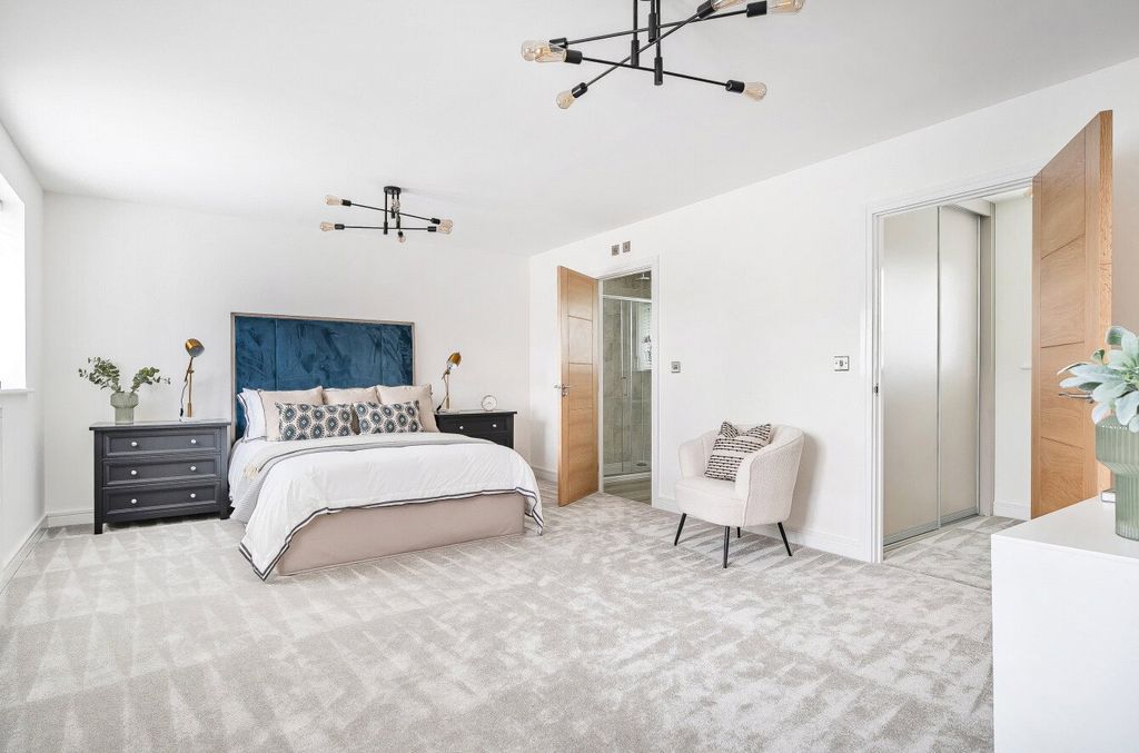 Property photo 3 of 24 1320772-13-686Bc5...