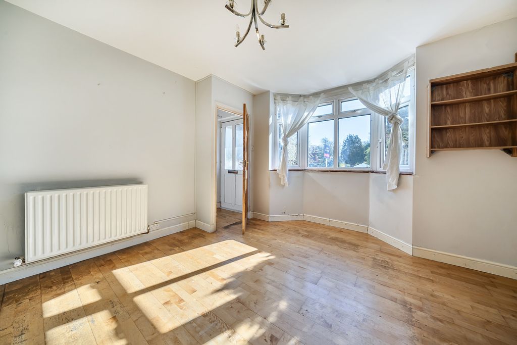 Property photo 2 of 25 1439140-12-69d4cd...