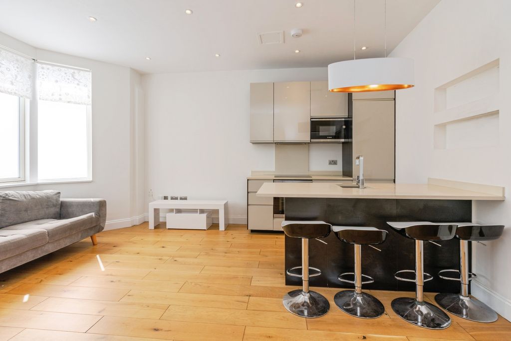 Property photo 1 of 9 Open Plan Living