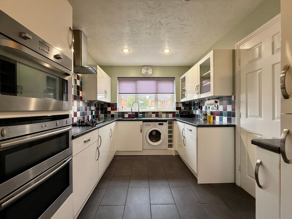 Property photo 3 of 22 Kichen