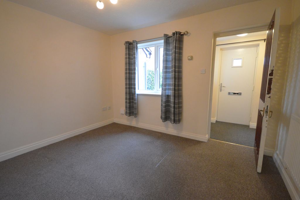 Property photo 2 of 9 Living Room