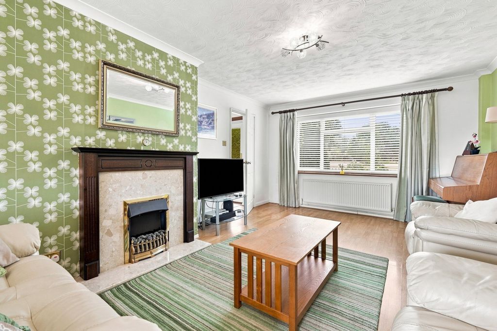 Property photo 3 of 25