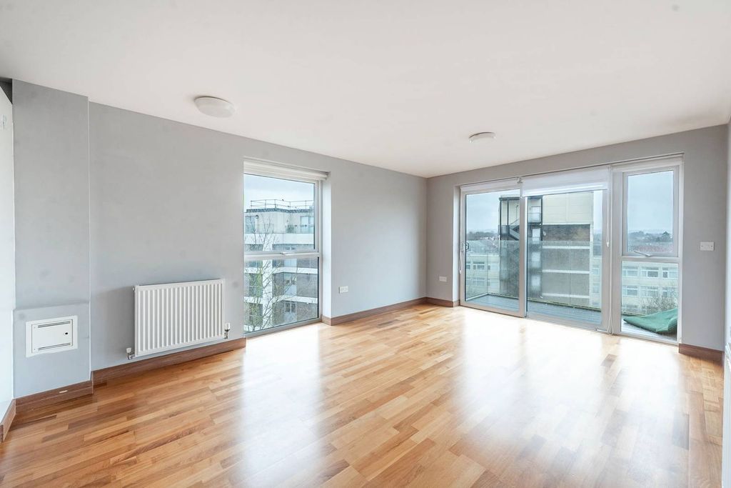 Property photo 2 of 9