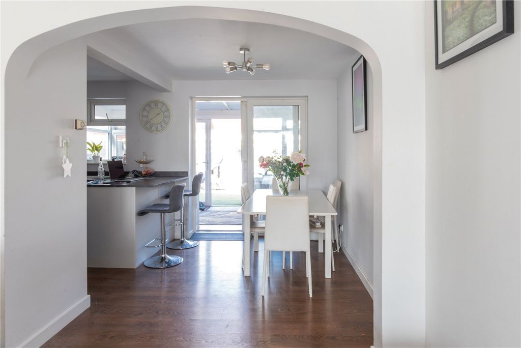 Property photo 3 of 14 Picture No. 11