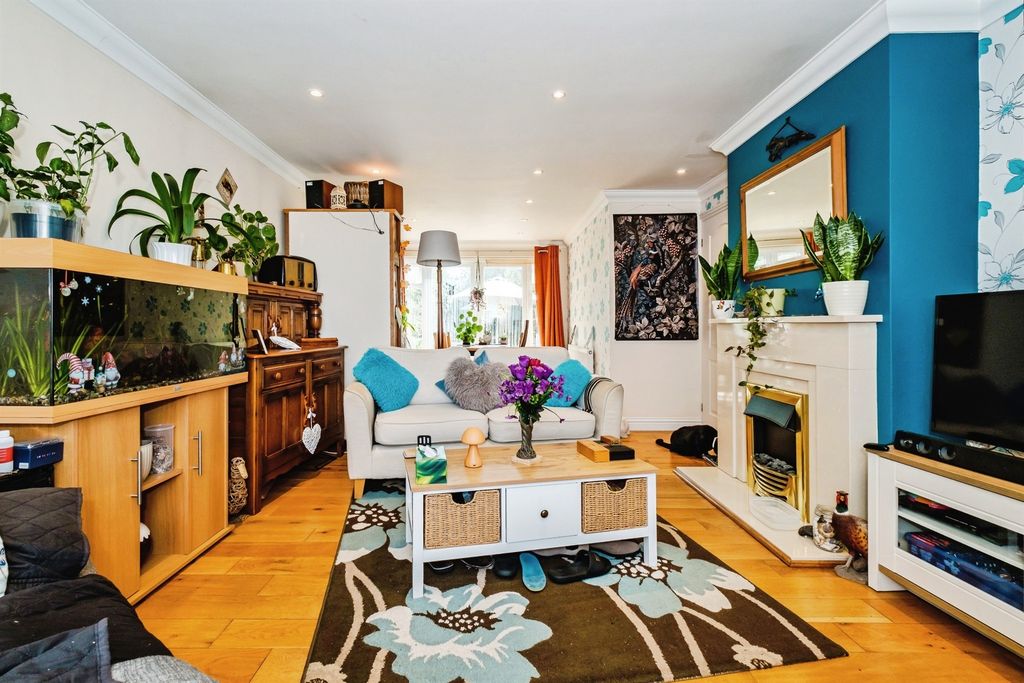 Property photo 2 of 16