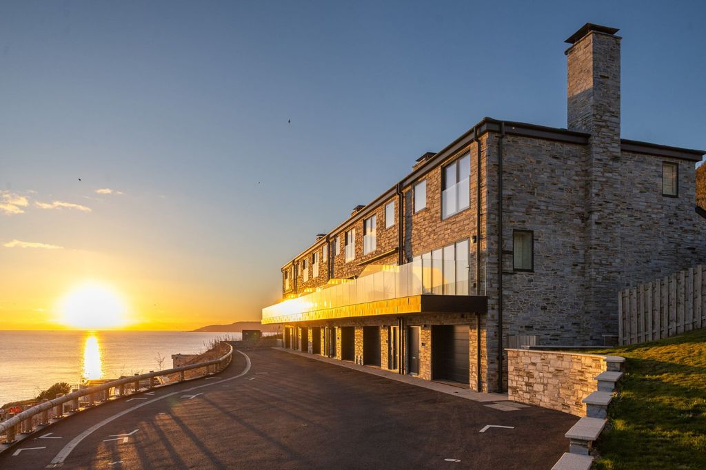 Property photo 1 of 16 Palmerston Court