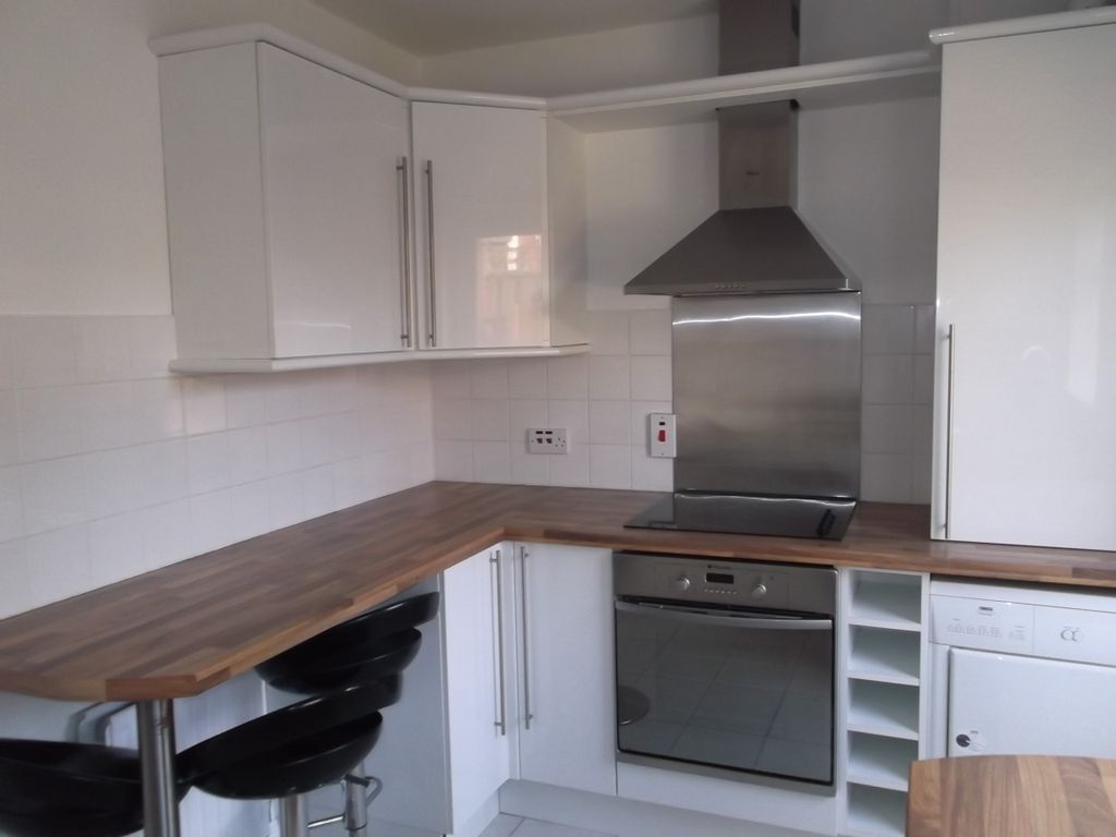 Additional image 4 of 2 bed terraced house to rentLakeside Road, Douglas, Isle Of Man IM2