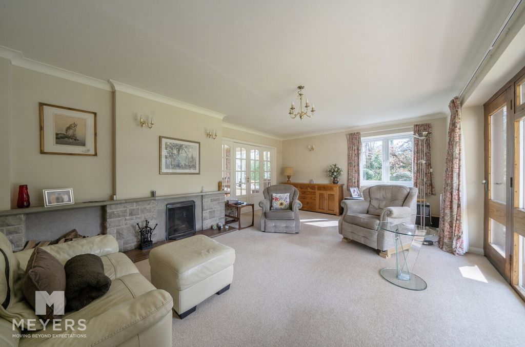 Property photo 3 of 12