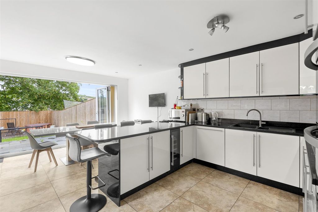Property photo 2 of 12 Kitchen Dining Area