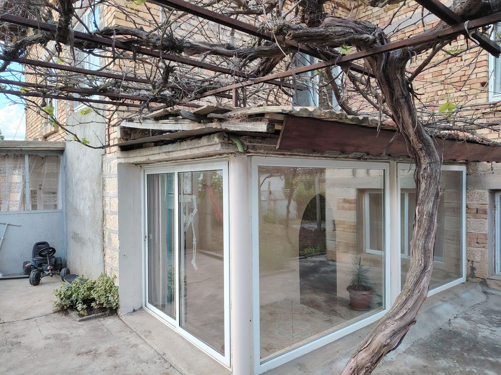Property photo 3 of 9