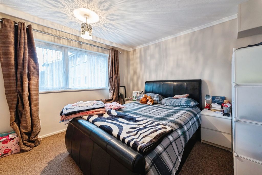 Property photo 3 of 10 Pbox-Img.Jpg