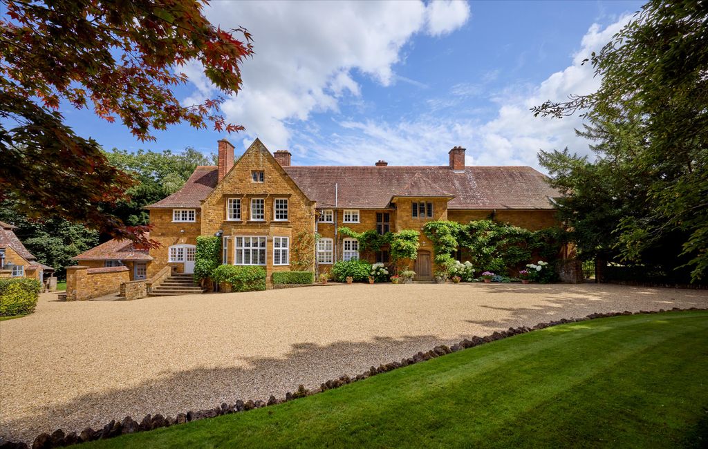 Property photo 3 of 24 Image