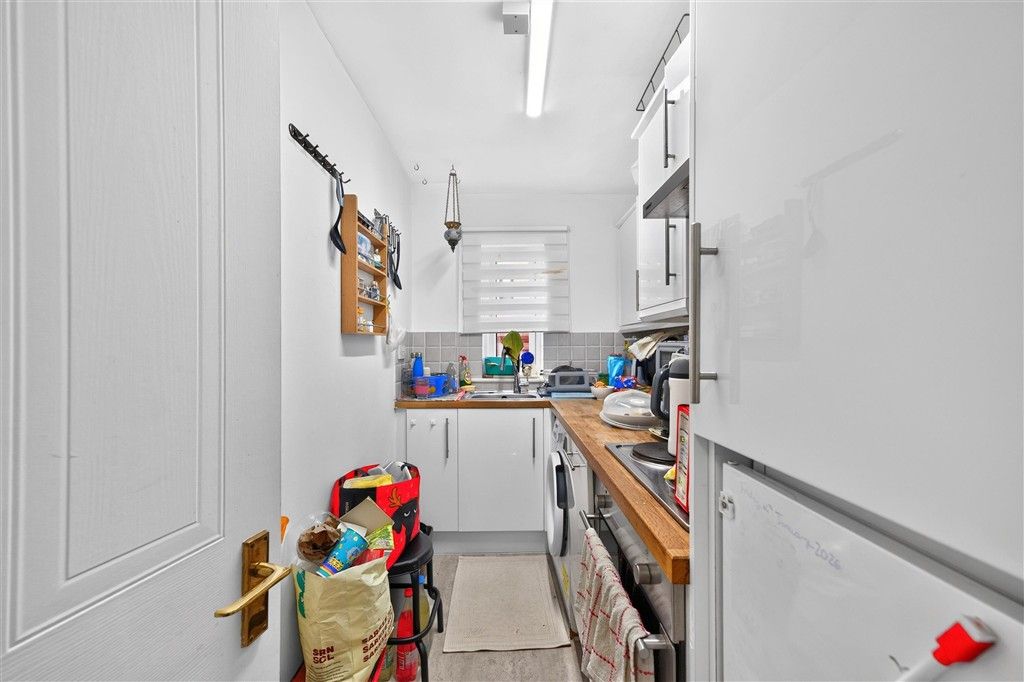 Property photo 2 of 10 Kitchen