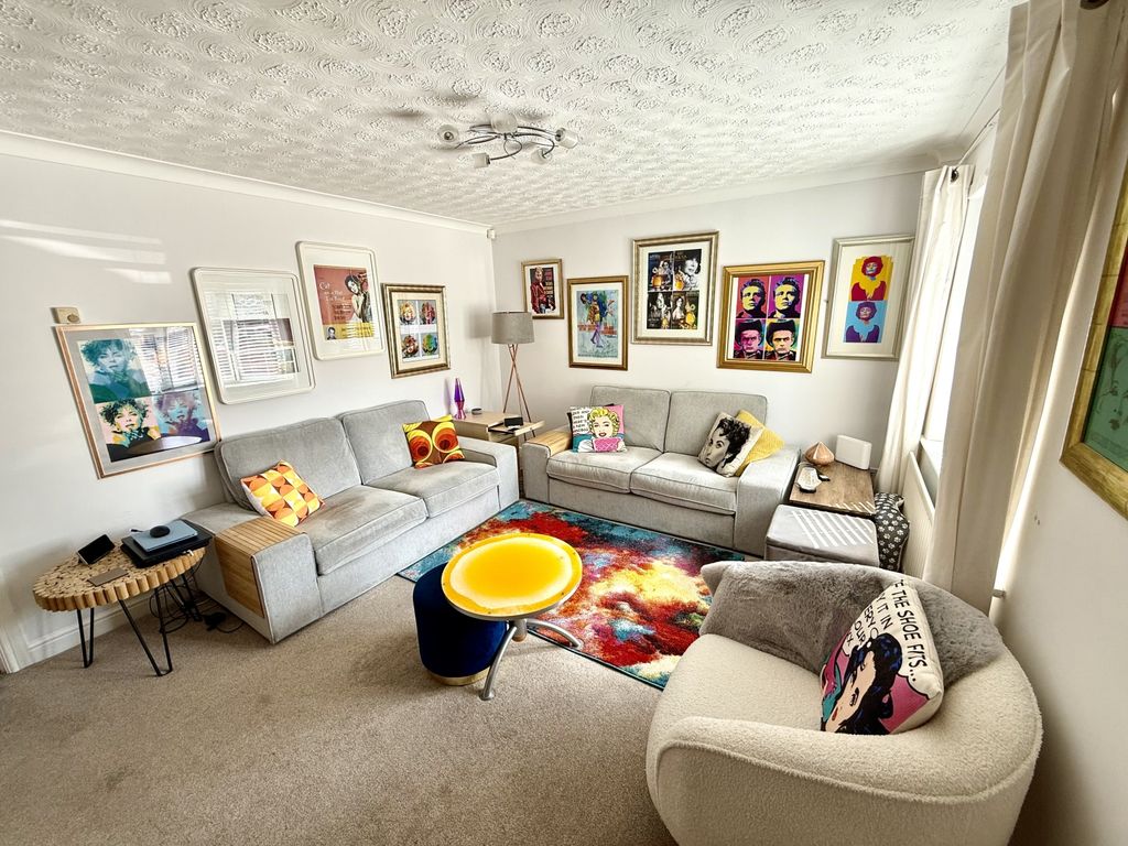 Property photo 3 of 10 Img_4809